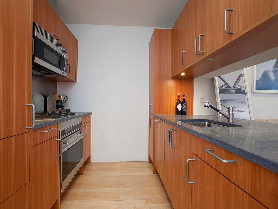 2nd image of 450 E 83rd St APT 4G