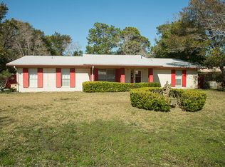 25 Hickory Ave, Shalimar, FL 32579