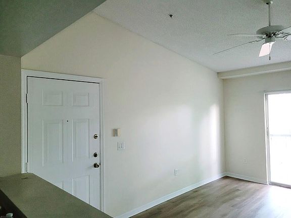 4th image of 4195 N Haverhill Road #324