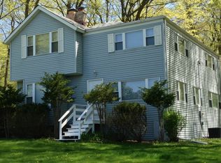 N2224 Alta Vista Dr, Lake Geneva, WI 53147