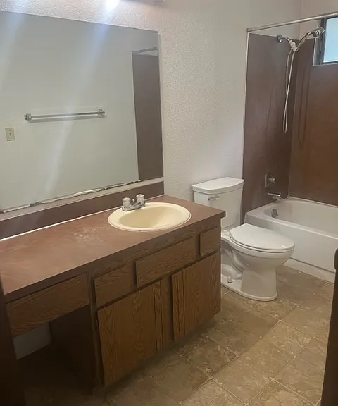 Upstairs hallway bathroom