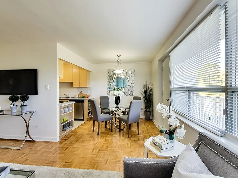 414 Willowdale Ave #112 — Photo 40