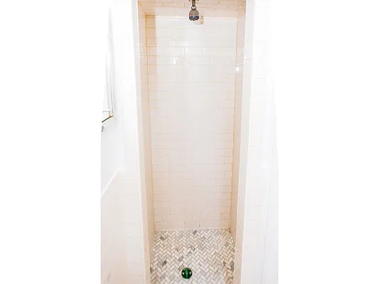 Rented by MySpaceNYC | media 17