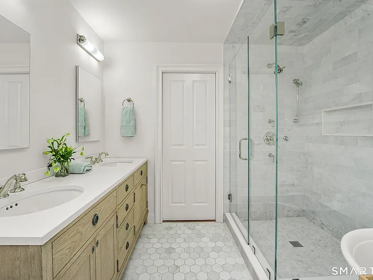 16 Island Way — Photo 15