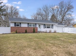 114 Highview Ter, Hackettstown, NJ 07840