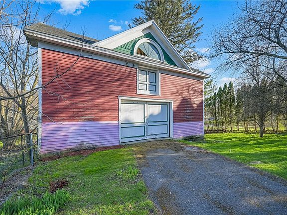 35th image of 616 E Main St