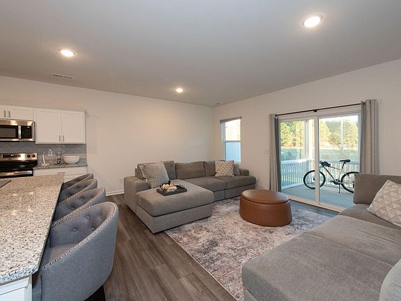 5th image of 3405 Baybrooke Dr #B