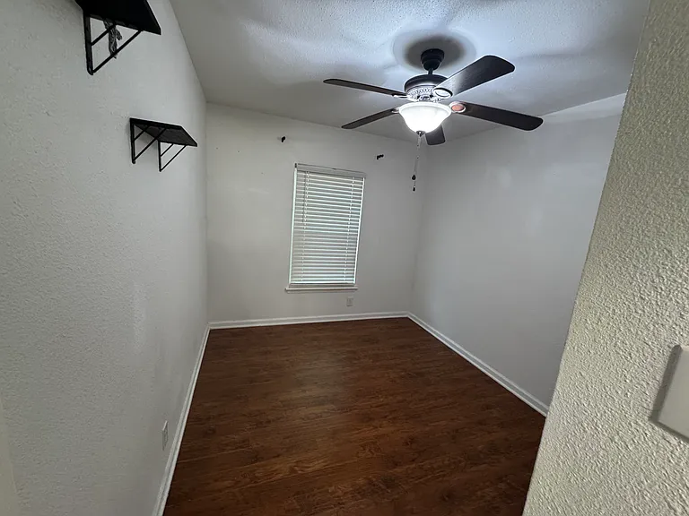 5107 Anacacho St — Photo 4