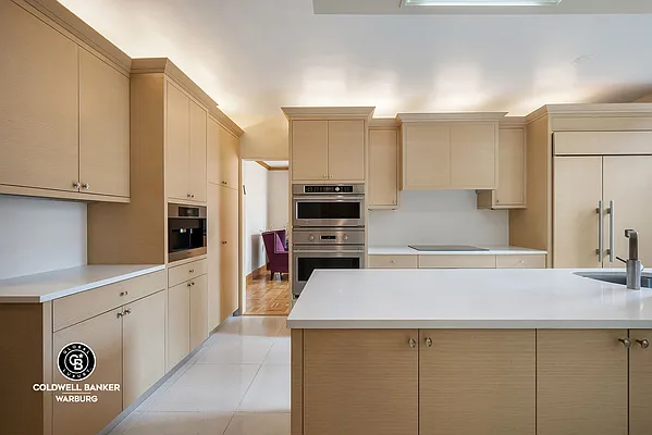 Sold by Coldwell Banker Warburg | media 20