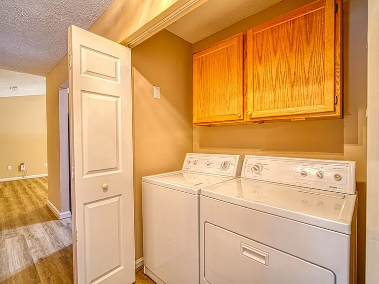17 Waterfield Ct — Photo 38