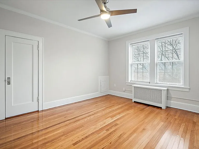 Worthington House Apartments — Photo 38