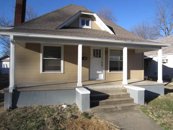 943 E Delmar St, Springfield, MO 65807