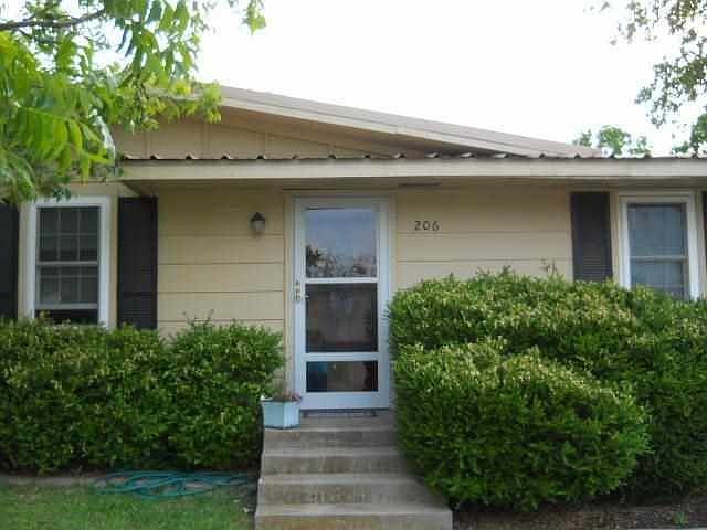 1st image of 206 N Avenue U
