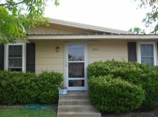 206 N Avenue U, Clifton, TX 76634
