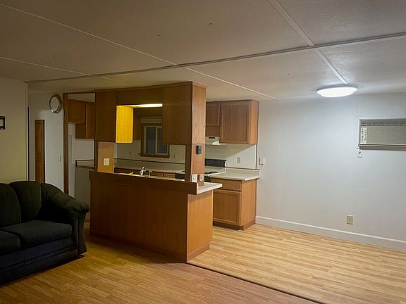 5th image of 119 Camelot Dr