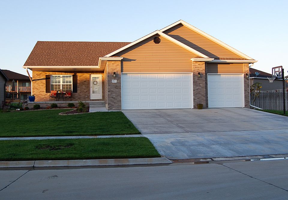 Front of Home faces SOUTH.
