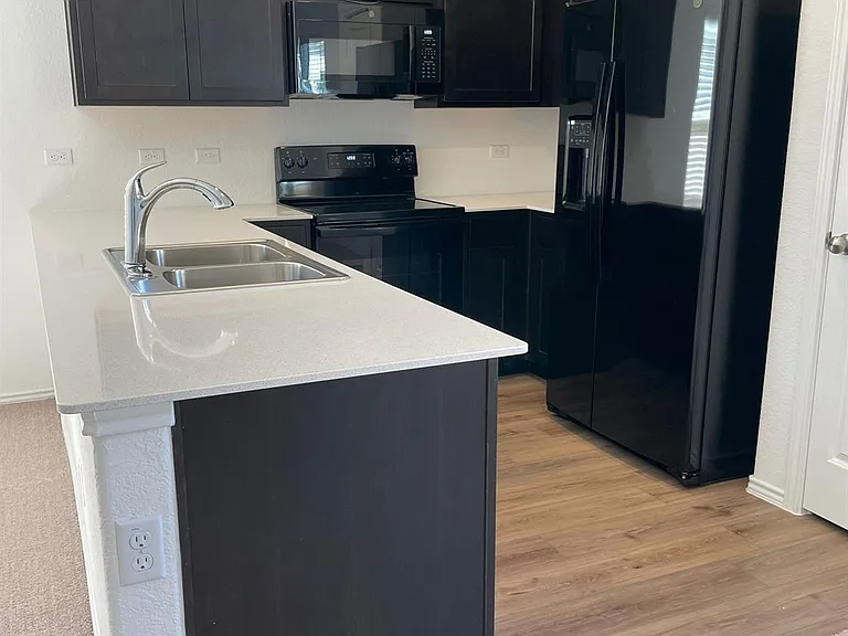 428 Bass Dr — Photo 4