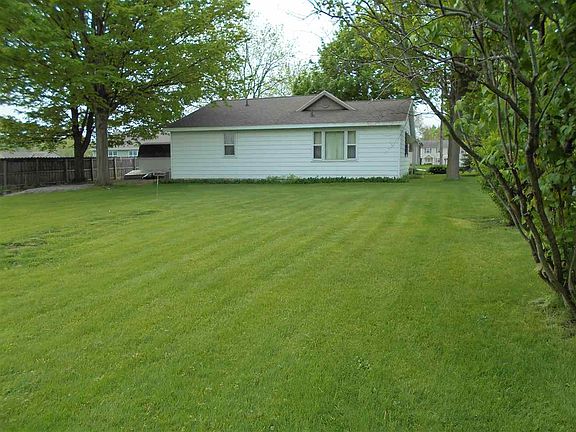 3rd image of 60650 Fellows St