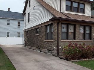 320 Sanford Pl, Erie, PA 16511