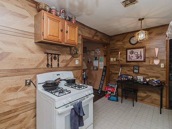 2nd image of 4532 Vesta Dr
