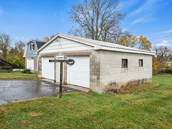 4th image of 305 Crab Orchard St