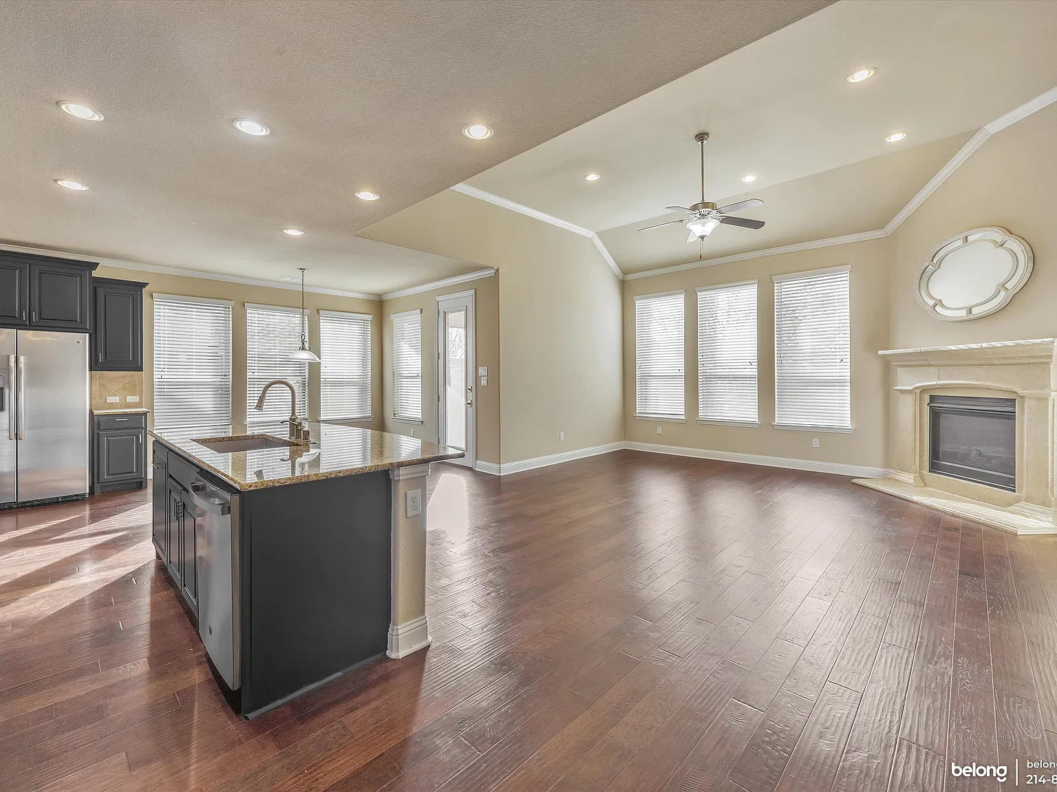 4 bed, 3.5 bath, 3360 sqft, $3,275 — Photo 4