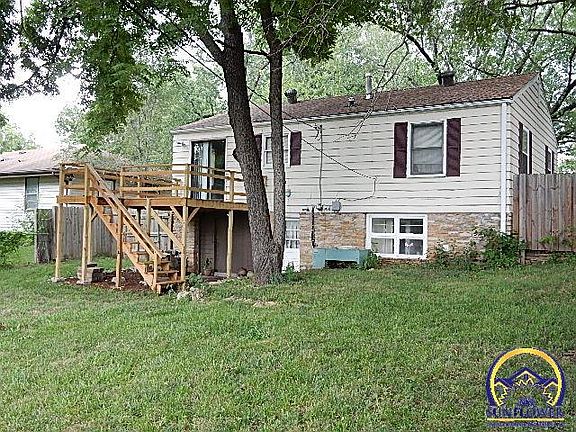 4th image of 2835 SE Massachusetts Ave