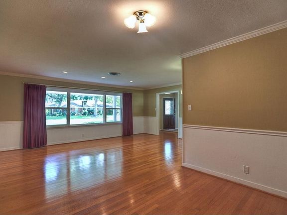 5th image of 1553 Bracher St