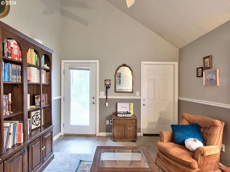 309 W Sherman St #A — Photo 6