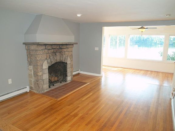 4th image of 20 Pollyanna Ln