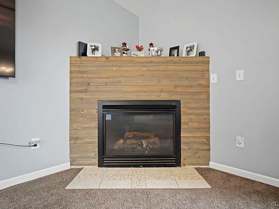 4th image of 9439 Walnut Dr