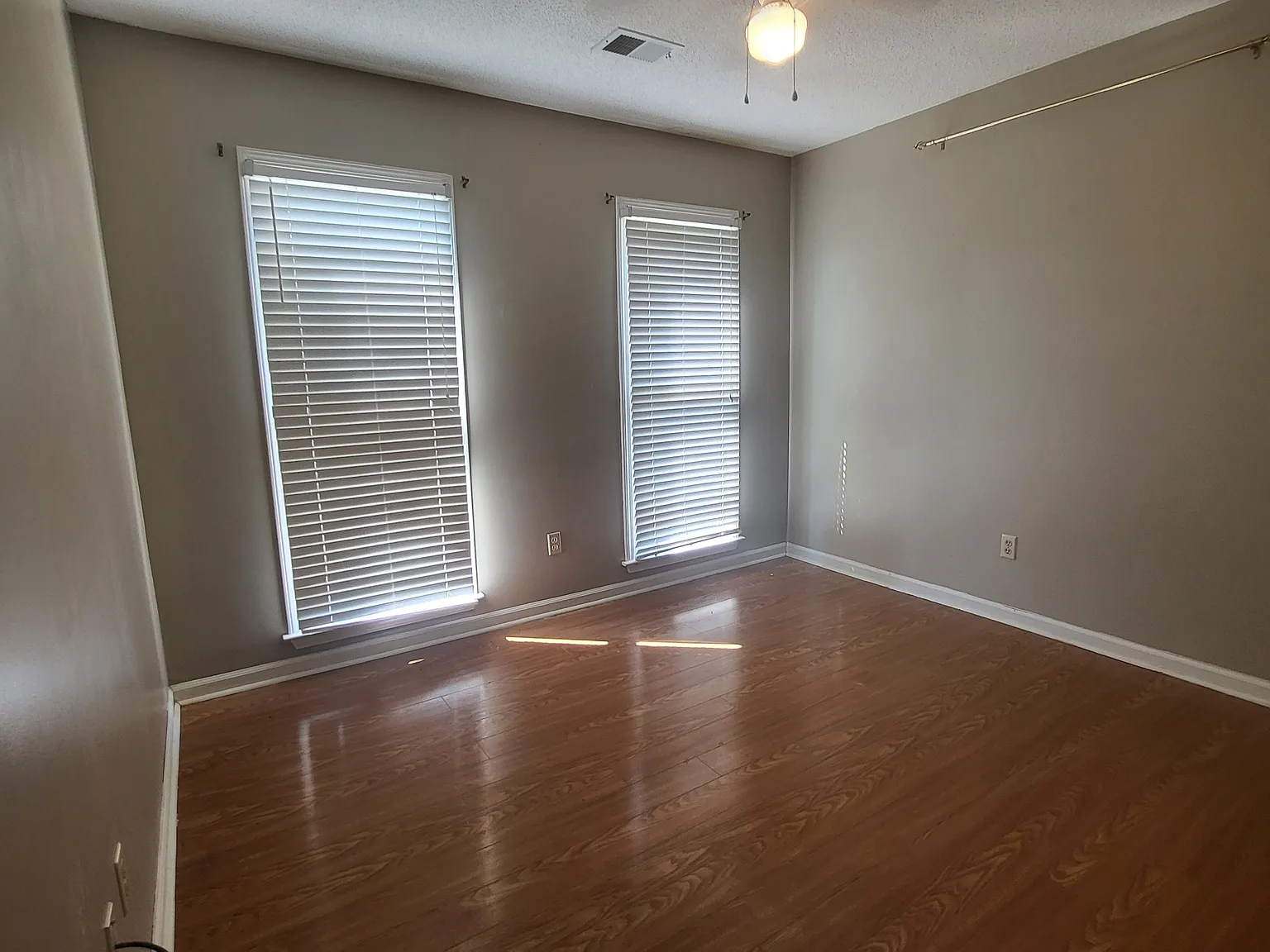 9246 Chalkwell Avenue 1 - 1 — Photo 4