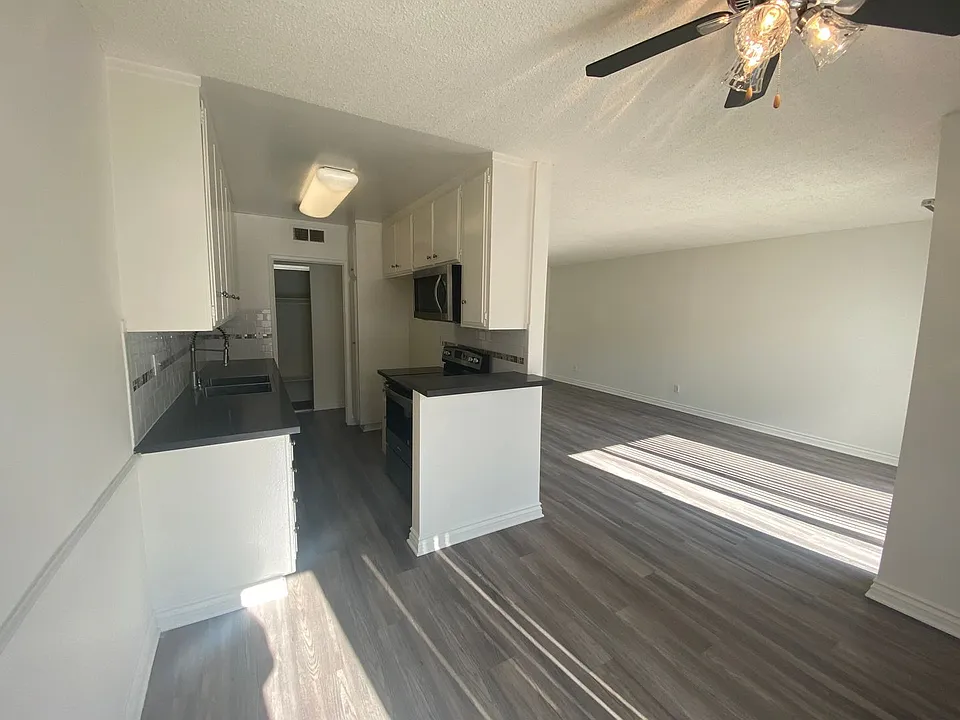 079 - 1306 N Columbus