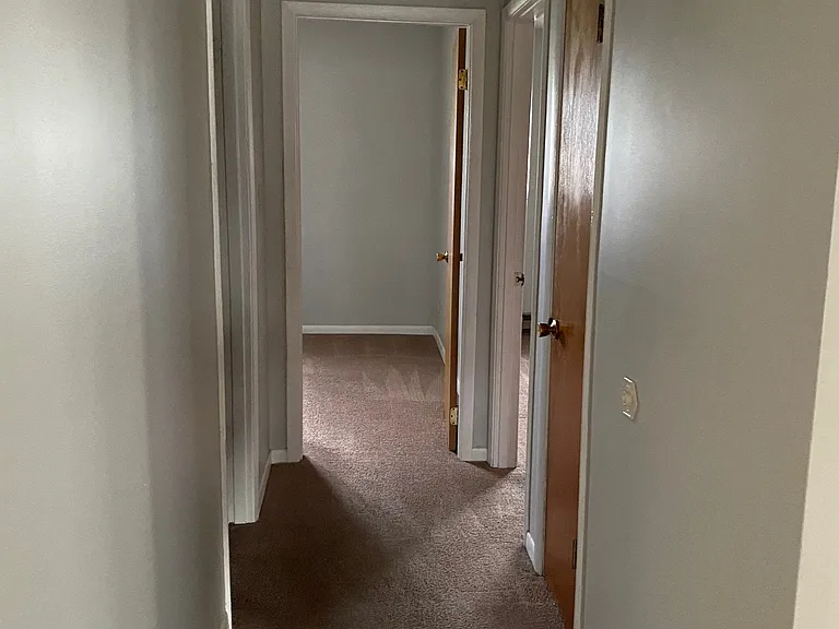890 Gettysburg Dr #4 — Photo 5