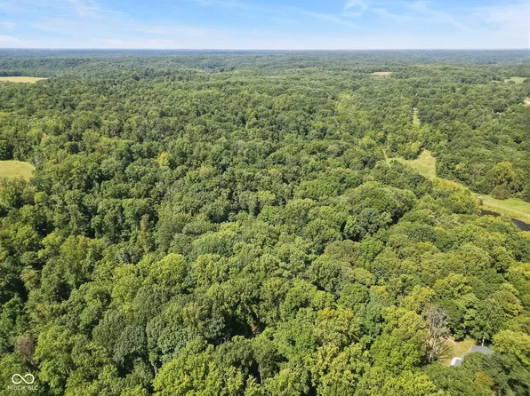 1 Skyway Ct, Martinsville, IN 46151