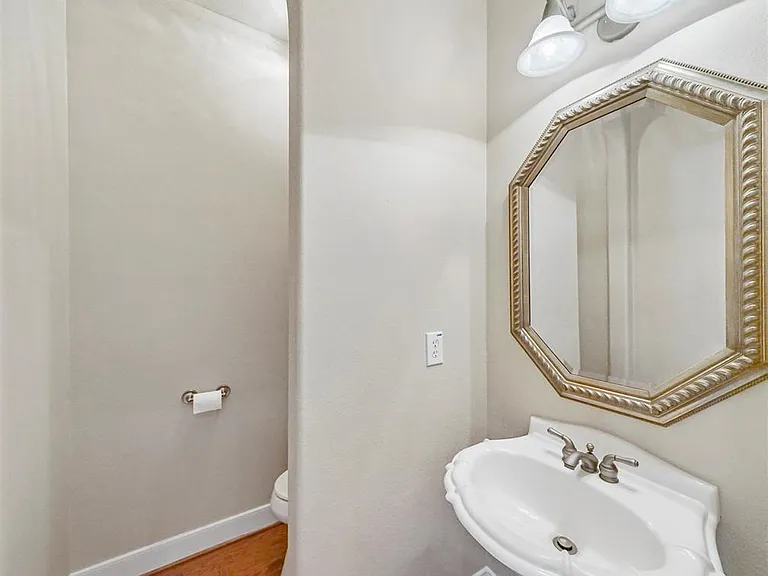 22311 Claysprings Ln — Photo 6