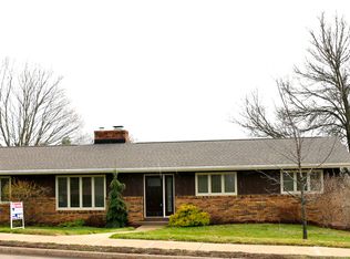1275 Kelly Ln, Dubuque, IA 52003