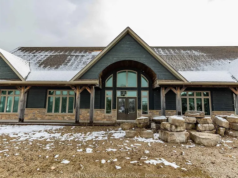 935689 Airport Rd — Photo 10