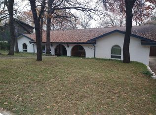 1805 Lanewood Dr, Fort Worth, TX 76112