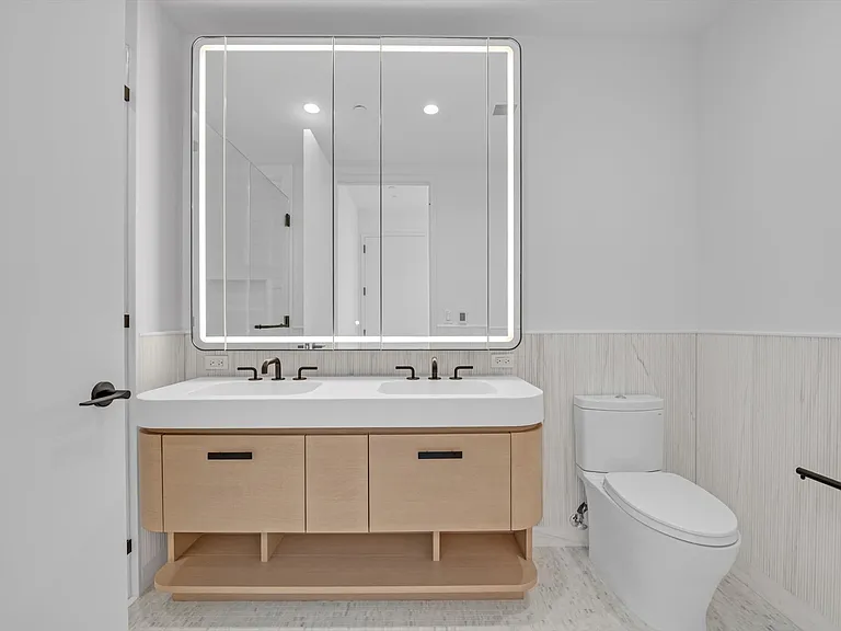 480 Kent Ave #14C — Photo 7