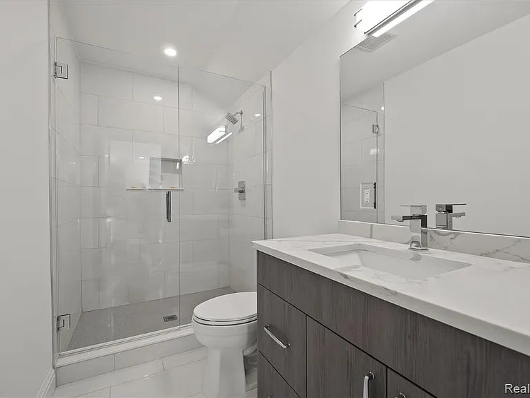 2663 Dorchester Rd — Photo 20