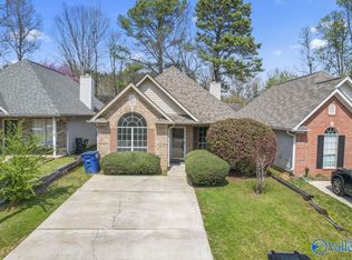 9082 Brookline Ln, Helena, AL 35080