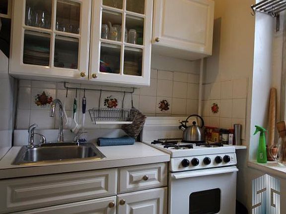 5th image of 55 Pineapple St #3B