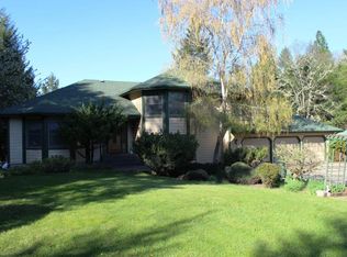 944 Sleepy Hollow Loop, Grants Pass, OR 97527