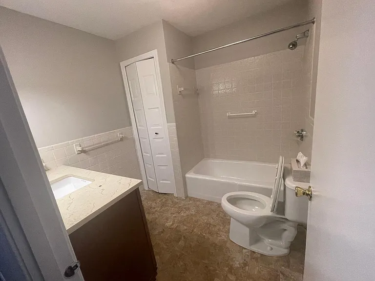 40 Sachem Dr #206 — Photo 9