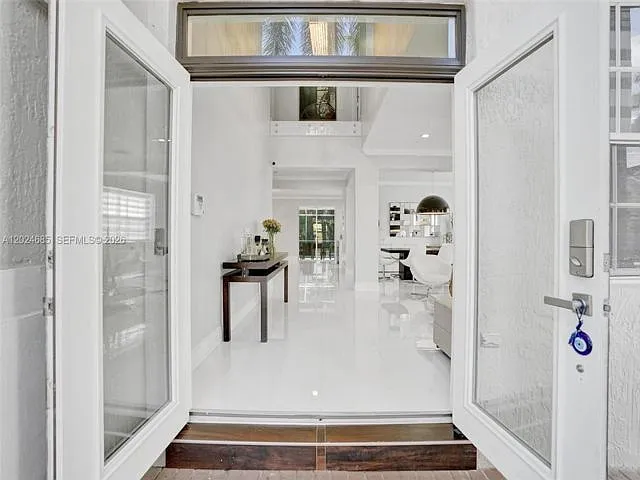2526 Hunters Run Way — Photo 2