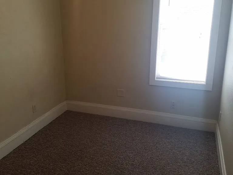 1000 E. Locust St. / 2906 N. Weil St. — Photo 18