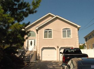 33 Allen St, Cresskill, NJ 07626