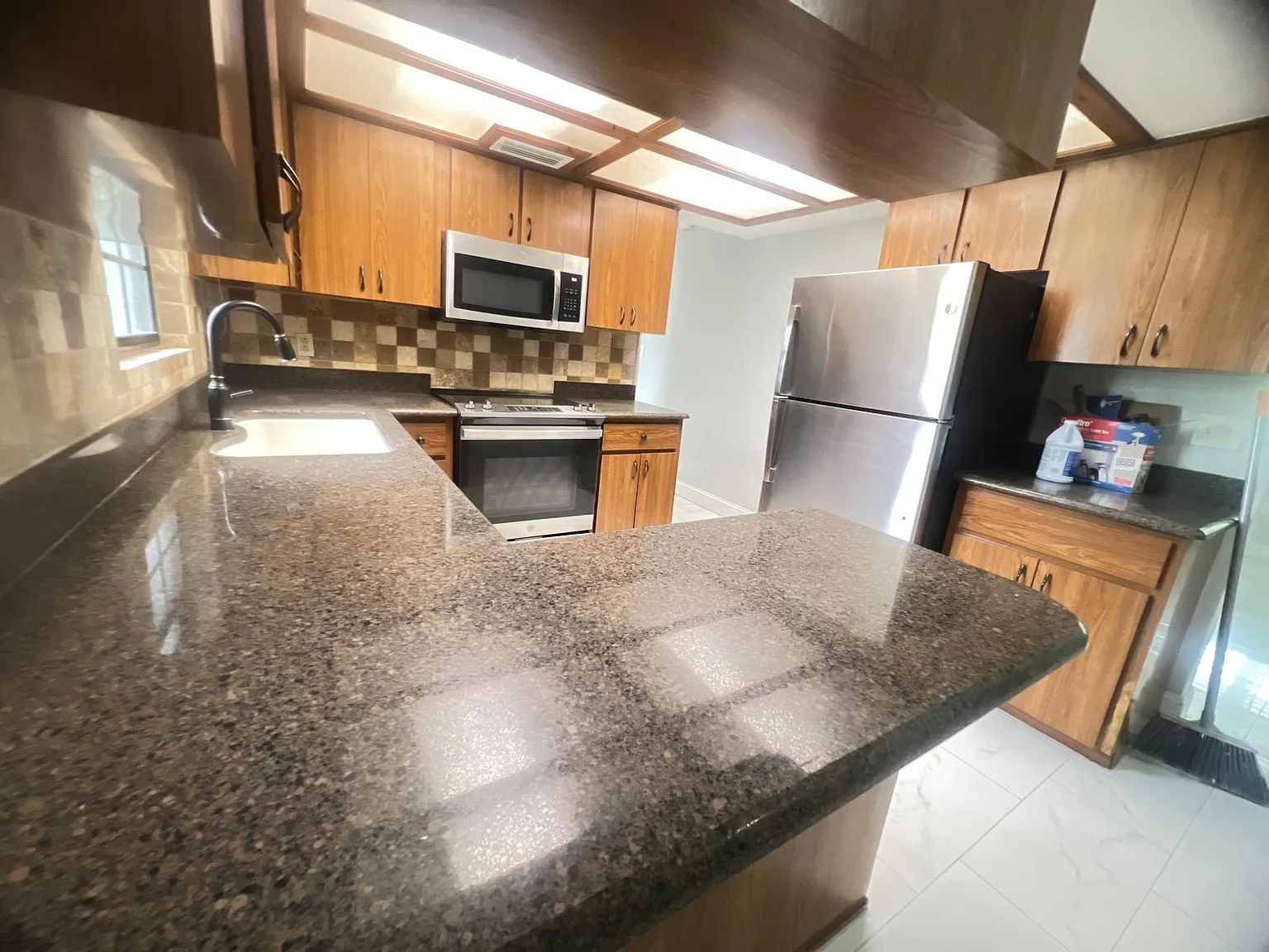2 bed, 1480 sqft, $2,300 — Photo 3