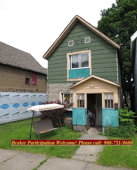 903 Pine St, Sault Sainte Marie, MI 49783 Zillow